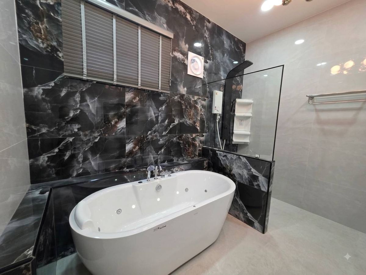 HS1500 – 4Bedroom Pool Villa House for Sale in VJ Land in Soi Siam Country Club