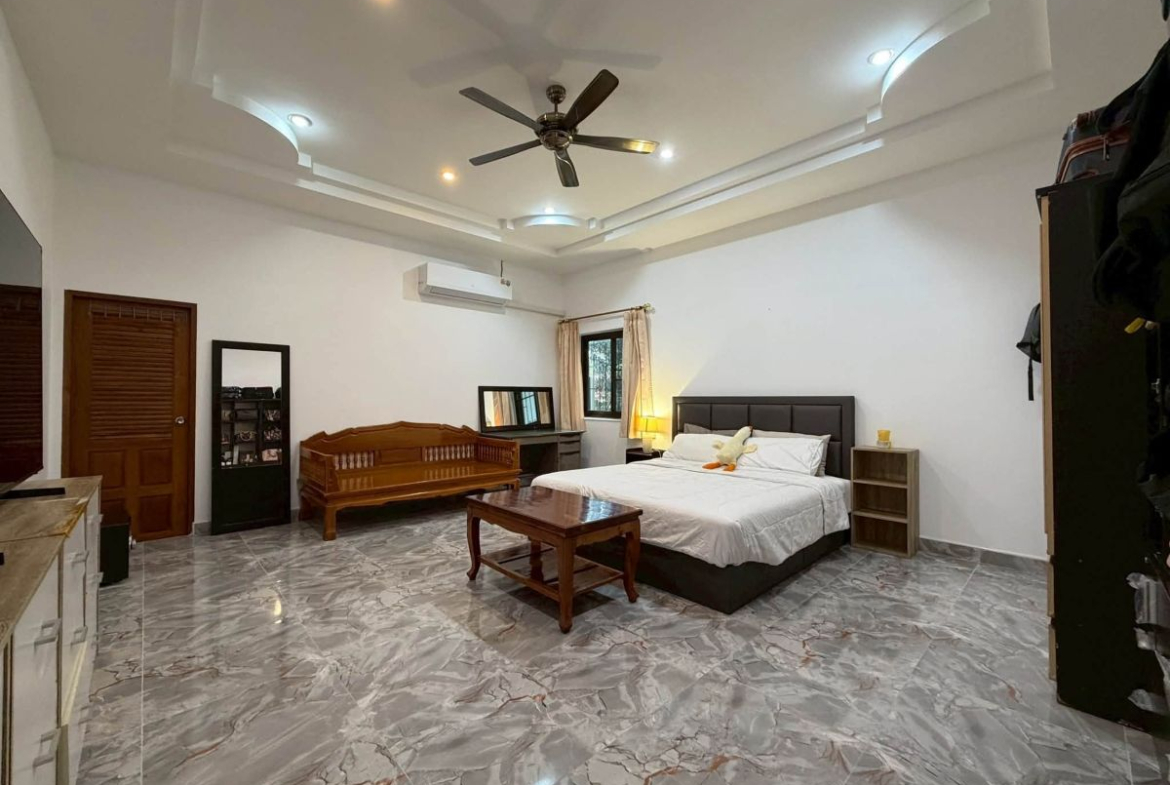 HS1506 – 4Bedroom Pool Villa House for Sale in Huay Yai