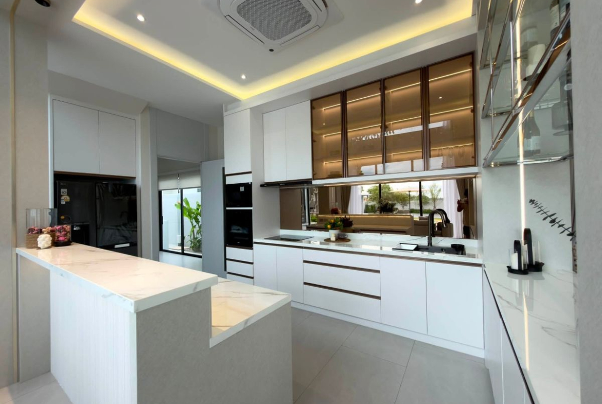 HS1505 – 5Bedroom Luxury Pool Villa House for Sale in Ultra Luxury House in Mabprachan