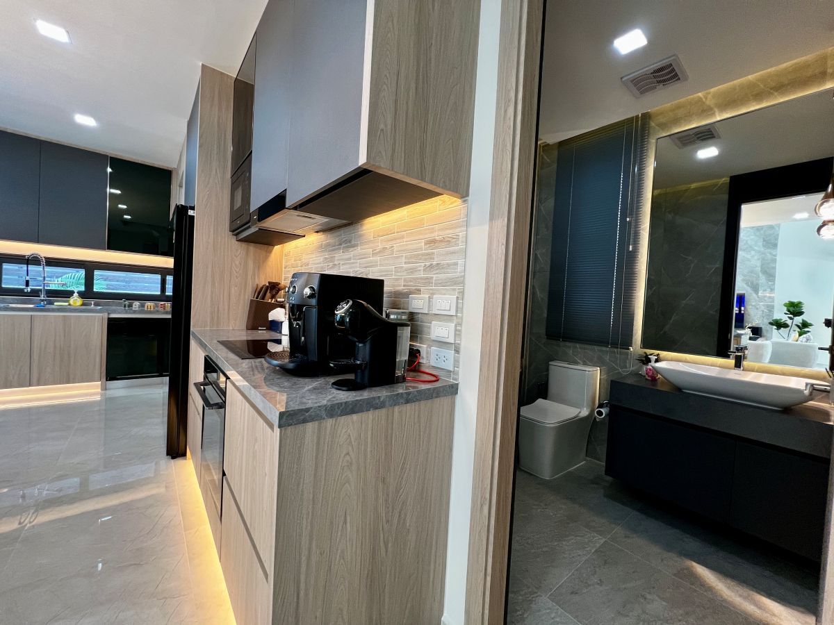 HS1504 – 5Bedroom Pool Villa House for Sale in Impress Villa in Soi Saim Country Club