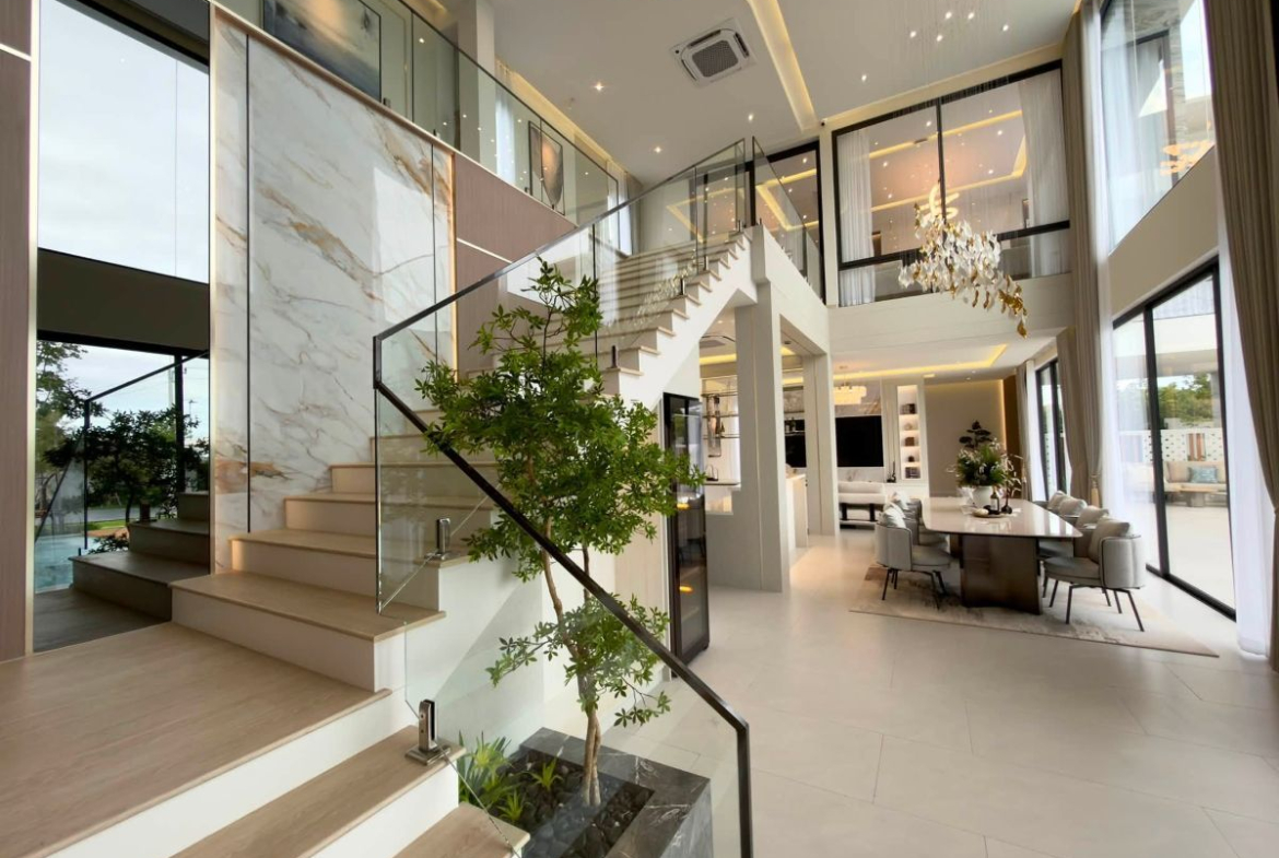 HS1505 – 5Bedroom Luxury Pool Villa House for Sale in Ultra Luxury House in Mabprachan