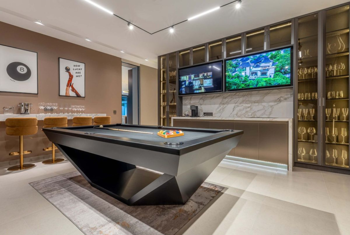 HS1489 – 7Bedroom 3-Storey Luxury Pool Villa House for Sale in Villa Nagawari in Na jomtien