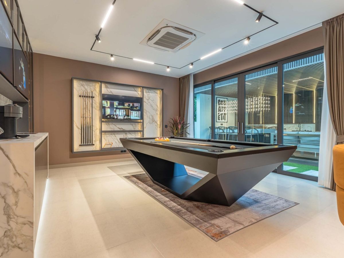 HS1489 – 7Bedroom 3-Storey Luxury Pool Villa House for Sale in Villa Nagawari in Na jomtien