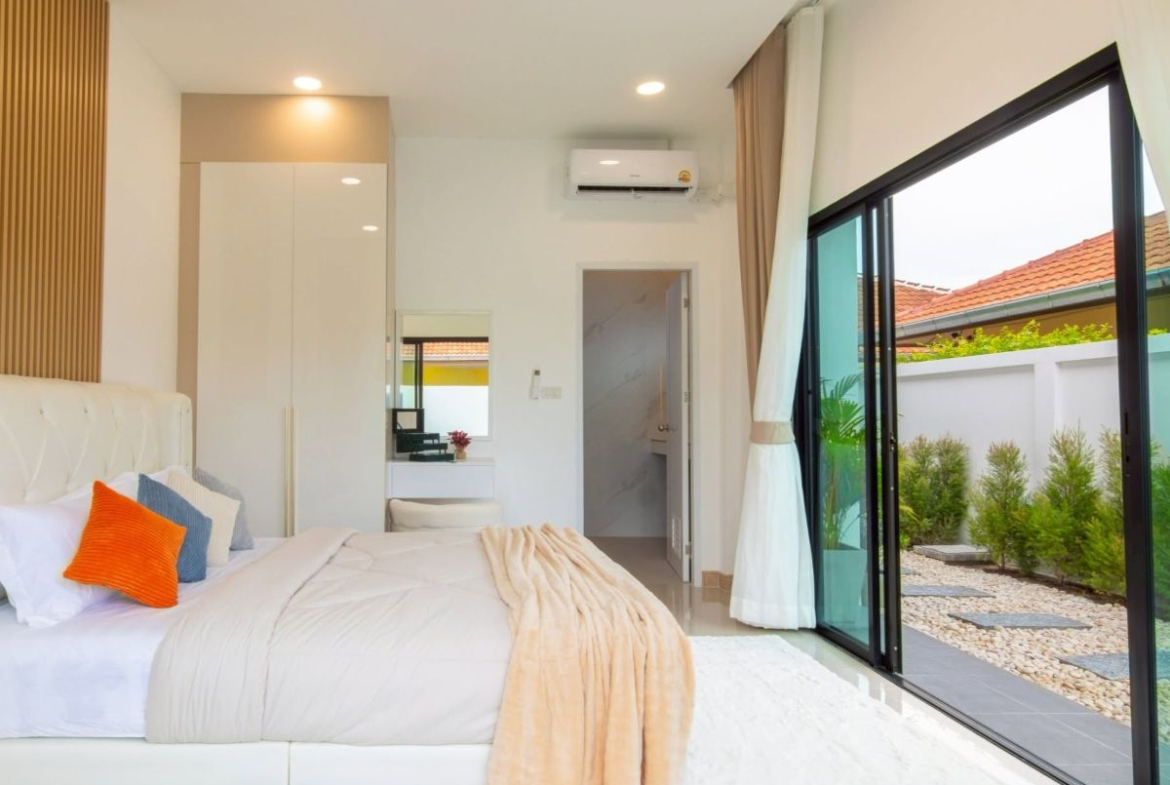 HS1494 – 3Bedroom Pool Villa House for Sale in Village Ek Mongkol 4/1 in Khao Talo