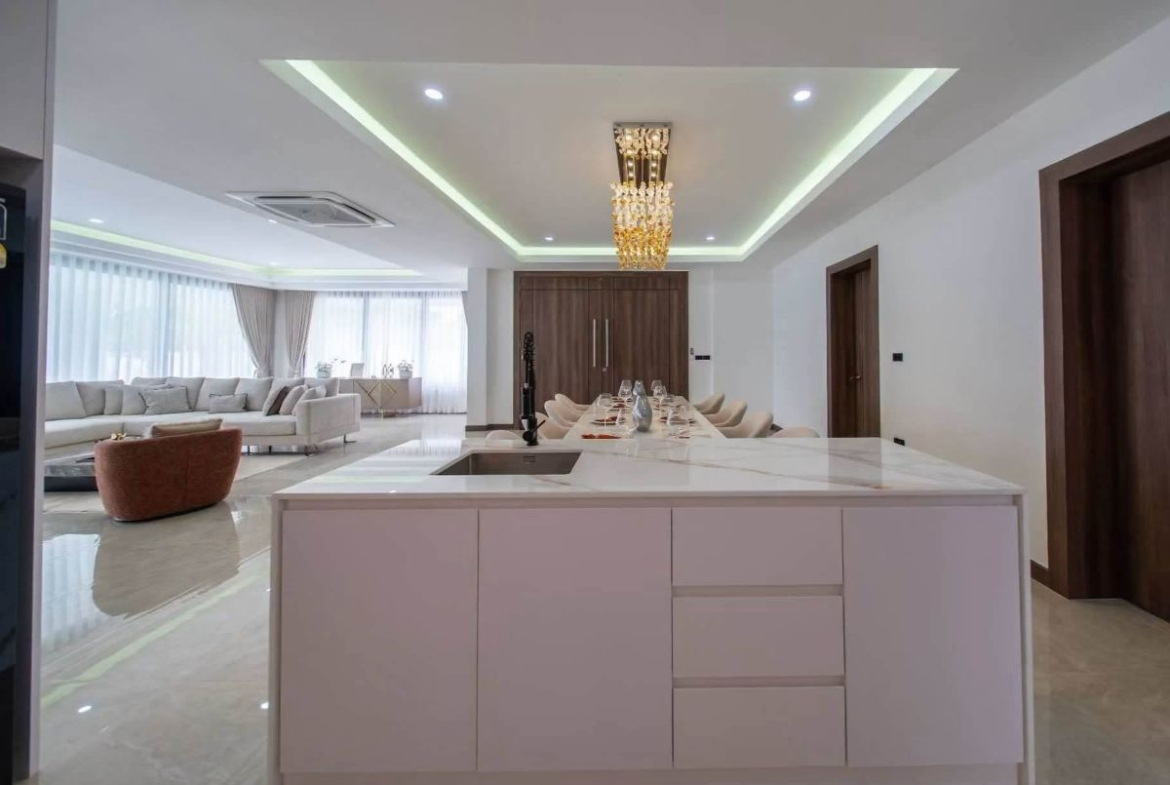 HS1502 – 5Bedroom Luxury Pool Villa House for Sale in Huay Yai