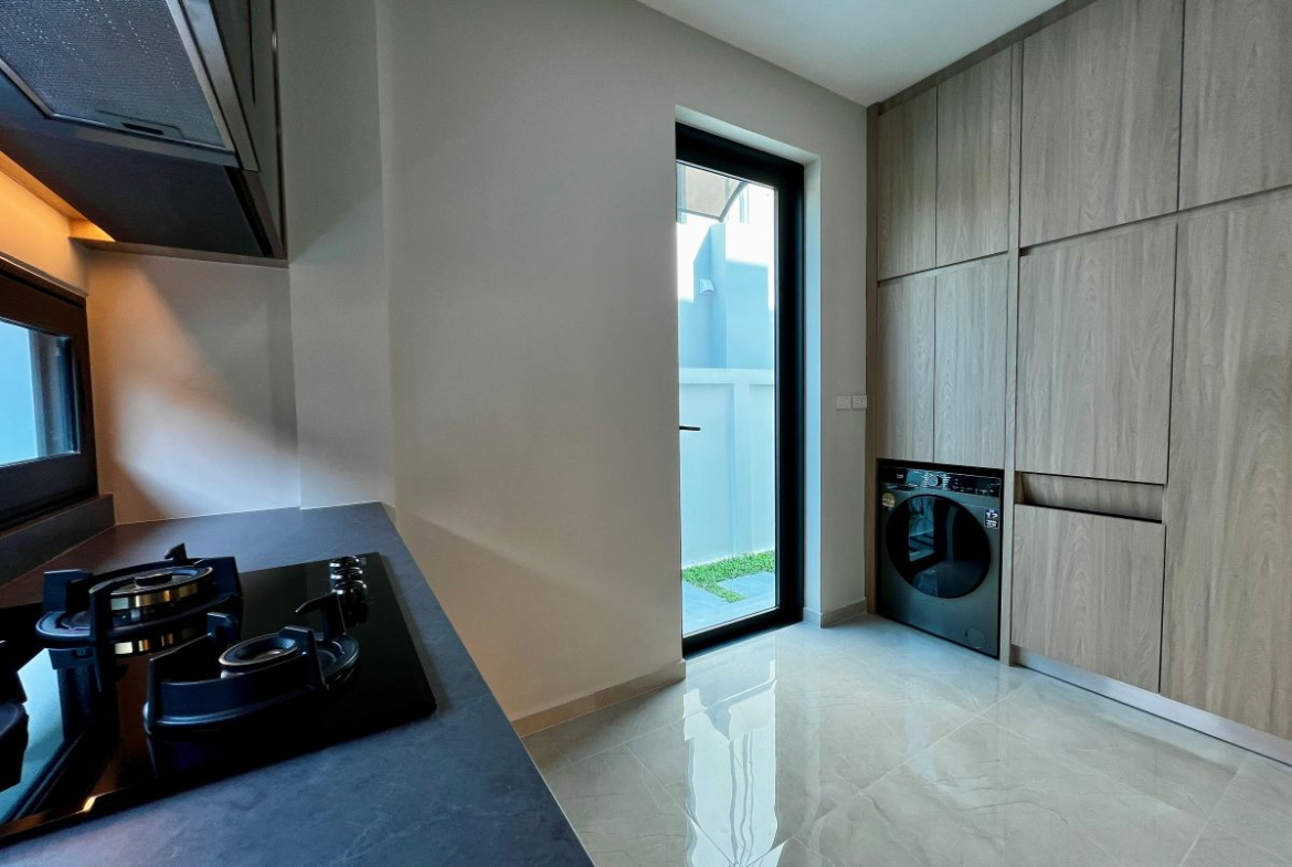 HS1504 – 5Bedroom Pool Villa House for Sale in Impress Villa in Soi Saim Country Club