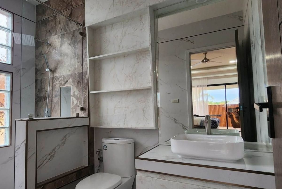 HS1490 – 5Bedroom Luxury Pool Villa House for Sale in The Shades Villas in Mapprachan