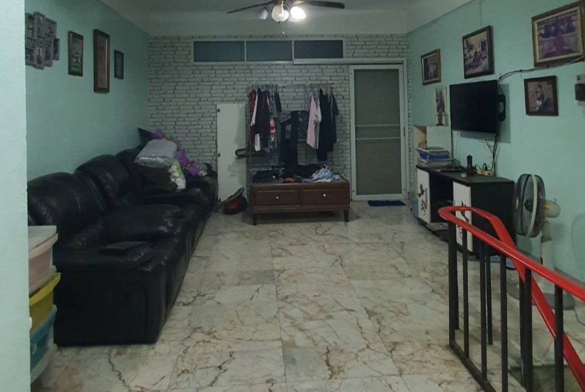 BS0021 -Commercial Building for Sale in Thepprasit Rd.