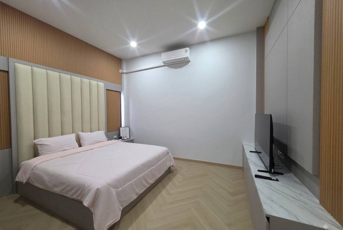 HS1500 – 4Bedroom Pool Villa House for Sale in VJ Land in Soi Siam Country Club