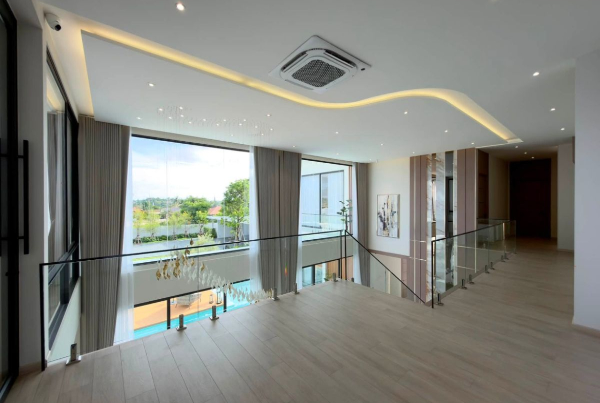 HS1505 – 5Bedroom Luxury Pool Villa House for Sale in Ultra Luxury House in Mabprachan