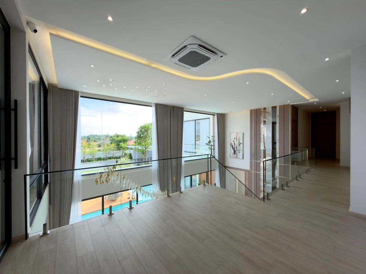HS1505 – 5Bedroom Luxury Pool Villa House for Sale in Ultra Luxury House in Mabprachan