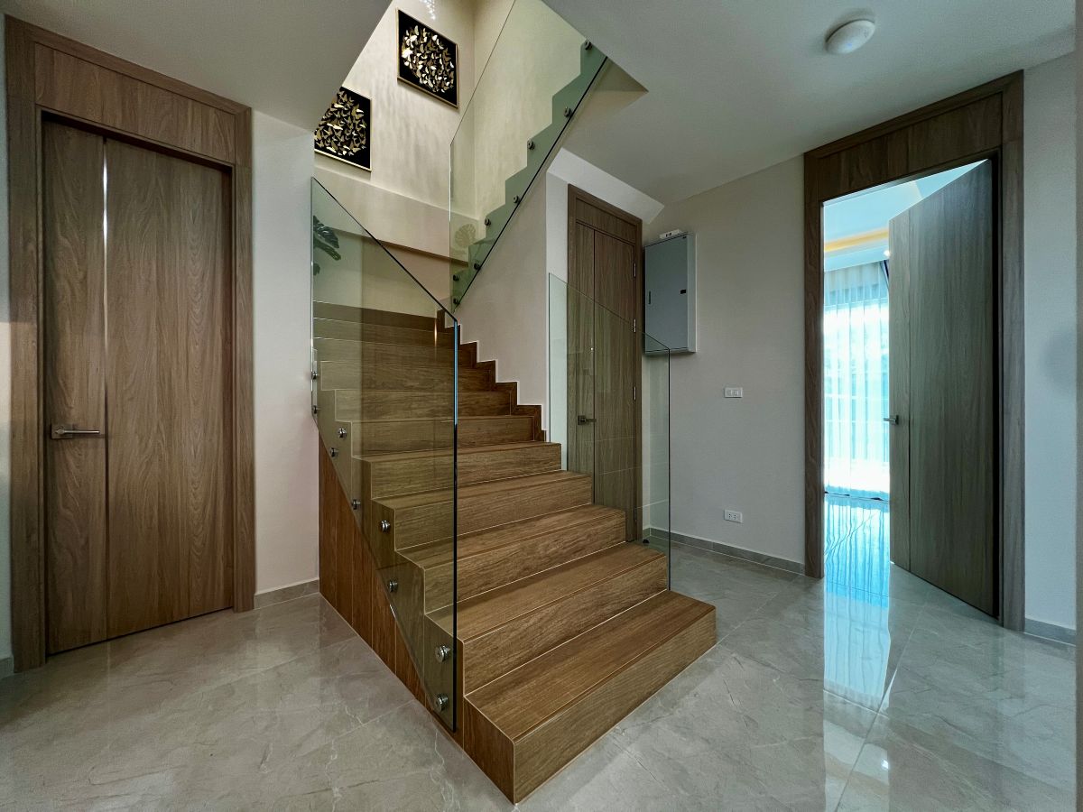 HS1504 – 5Bedroom Pool Villa House for Sale in Impress Villa in Soi Saim Country Club