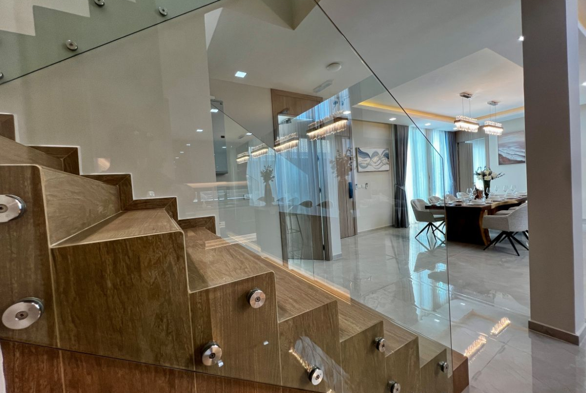 HS1504 – 5Bedroom Pool Villa House for Sale in Impress Villa in Soi Saim Country Club