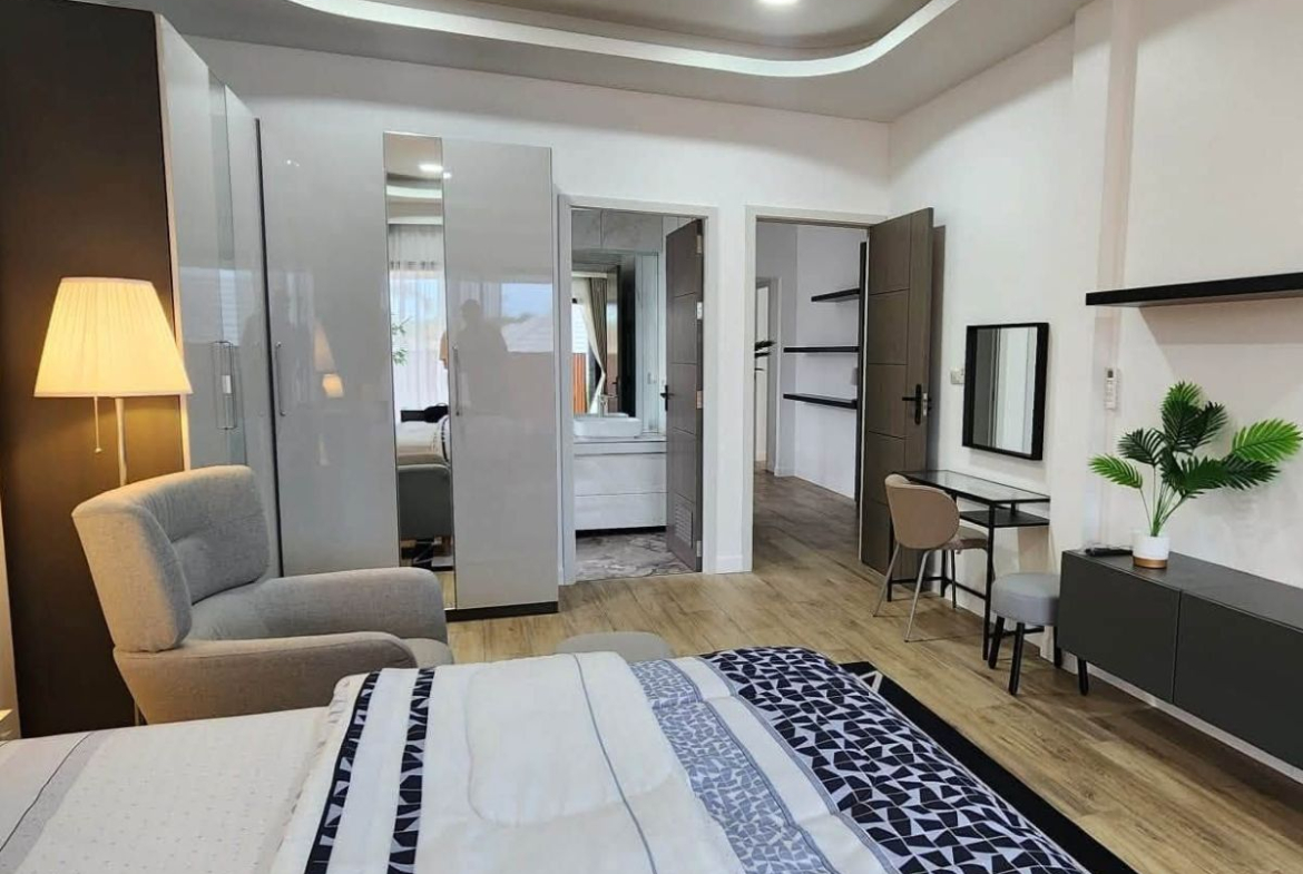 HS1490 – 5Bedroom Luxury Pool Villa House for Sale in The Shades Villas in Mapprachan