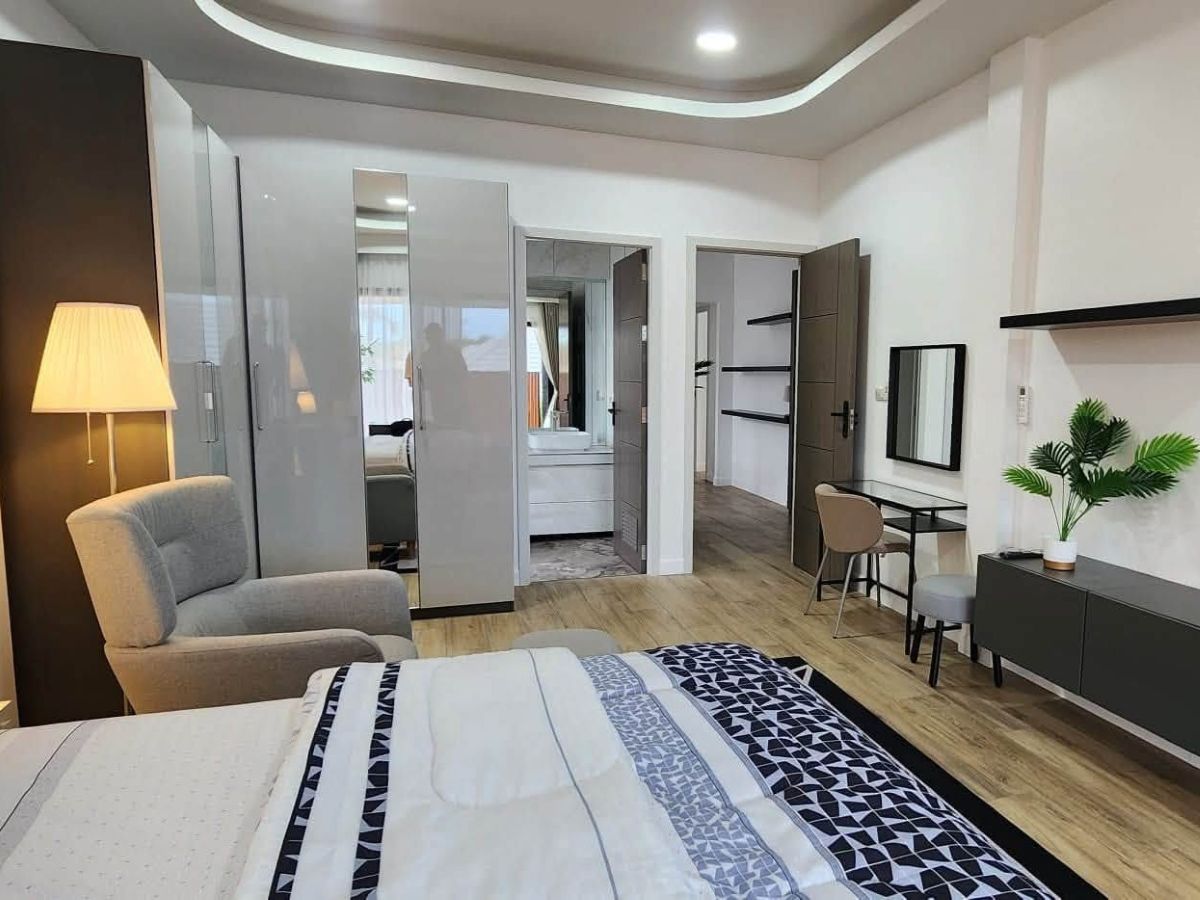 HS1490 – 5Bedroom Luxury Pool Villa House for Sale in The Shades Villas in Mapprachan