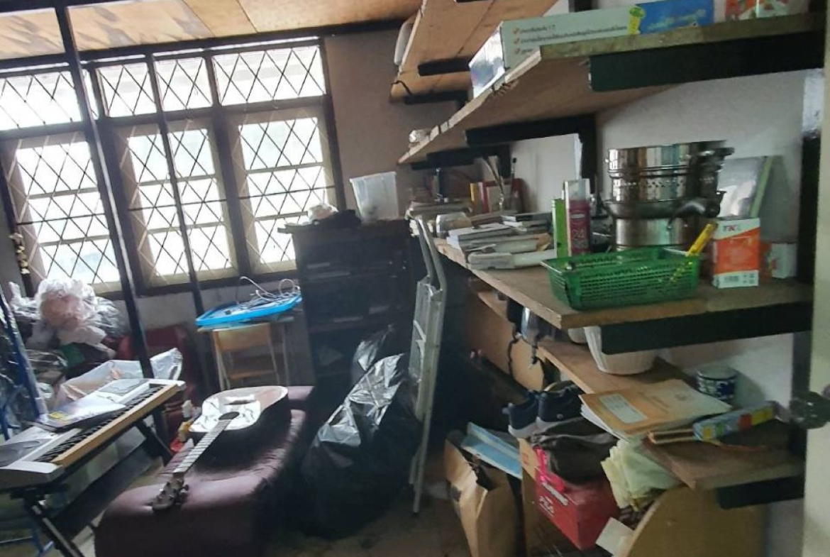 BS0021 -Commercial Building for Sale in Thepprasit Rd.