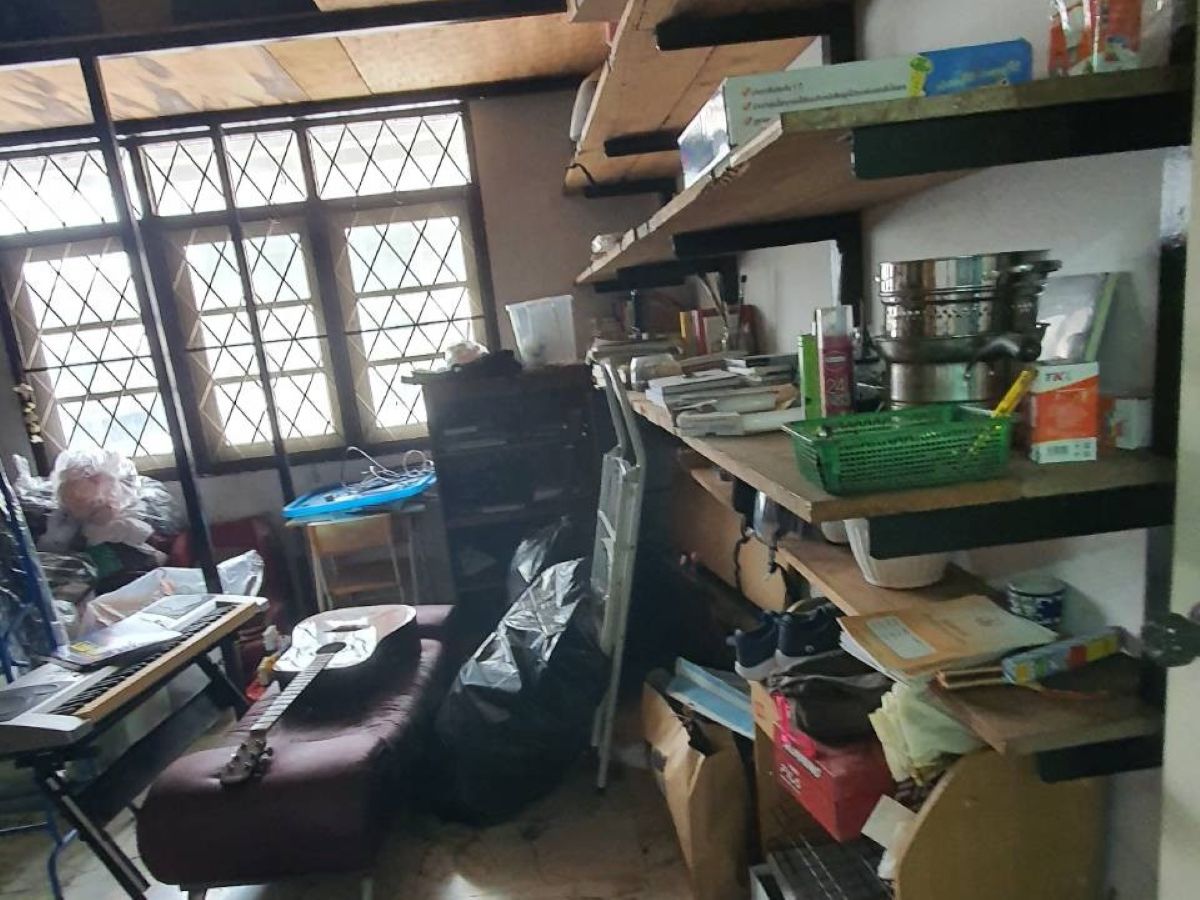 BS0021 -Commercial Building for Sale in Thepprasit Rd.