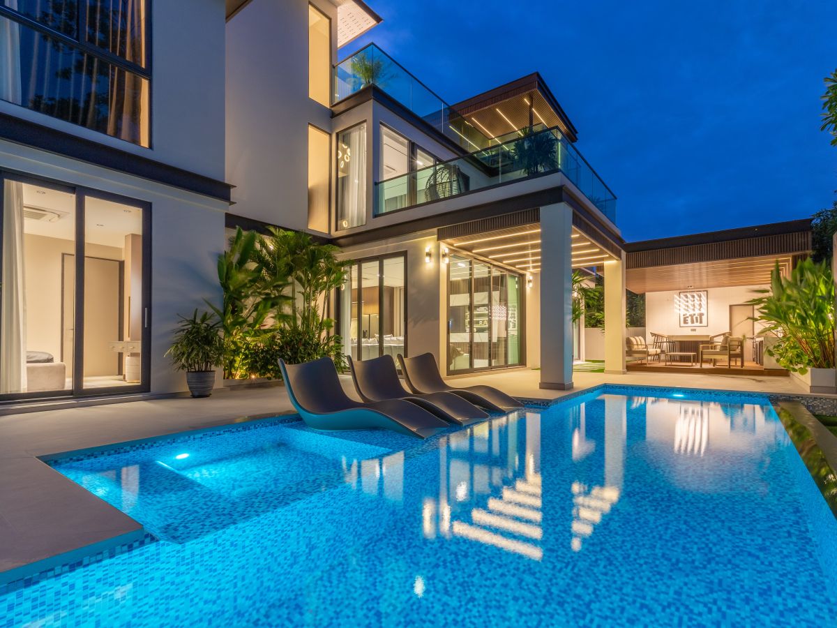 HS1489 – 7Bedroom 3-Storey Luxury Pool Villa House for Sale in Villa Nagawari in Na jomtien