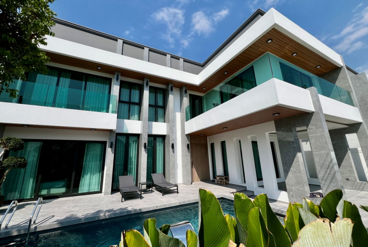 HS1504 – 5Bedroom Pool Villa House for Sale in Impress Villa in Soi Saim Country Club