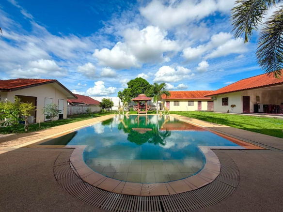 HS1506 – 4Bedroom Pool Villa House for Sale in Huay Yai