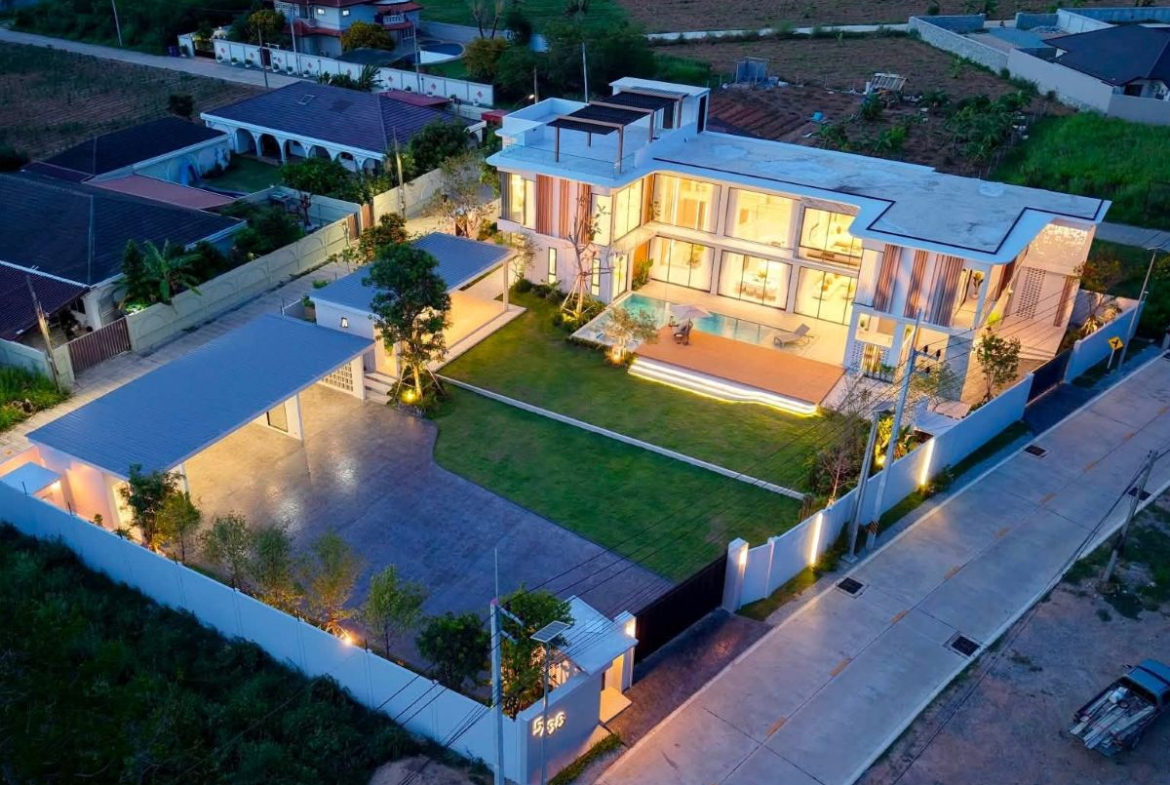 HS1505 – 5Bedroom Luxury Pool Villa House for Sale in Ultra Luxury House in Mabprachan