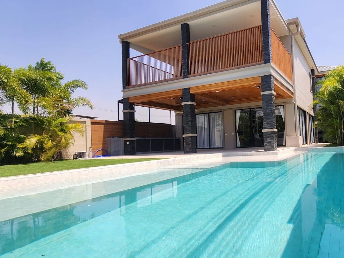 HS1490 – 5Bedroom Luxury Pool Villa House for Sale in The Shades Villas in Mapprachan