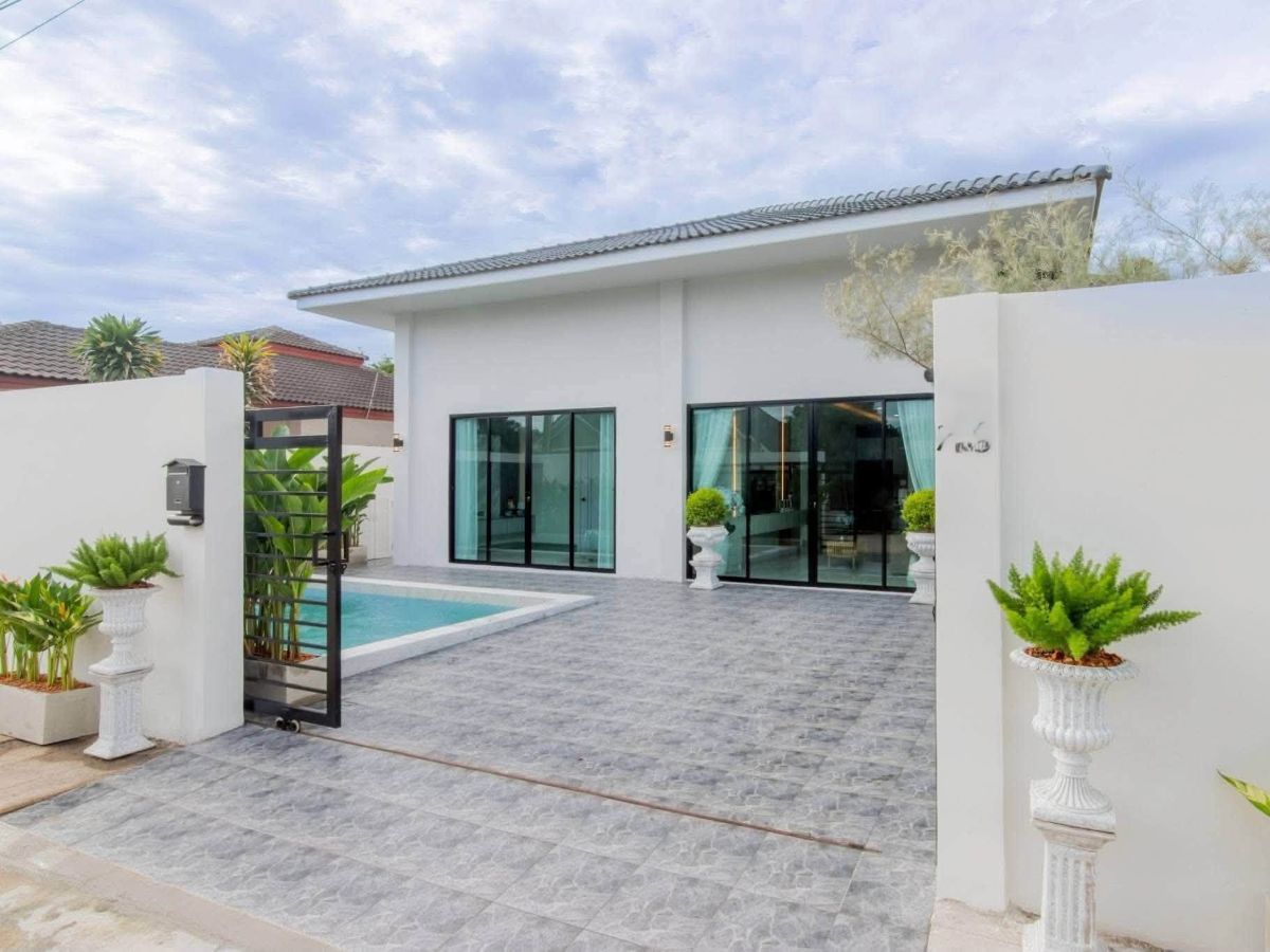 2 HS1488 – 3Bedroom Pool Villa for Sale in Areya Villa in Pattaya in Mabprachan Lake