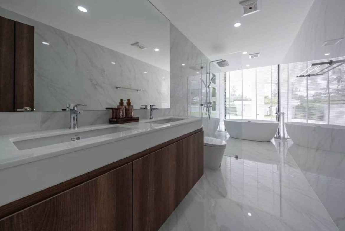 HS1502 – 5Bedroom Luxury Pool Villa House for Sale in Huay Yai