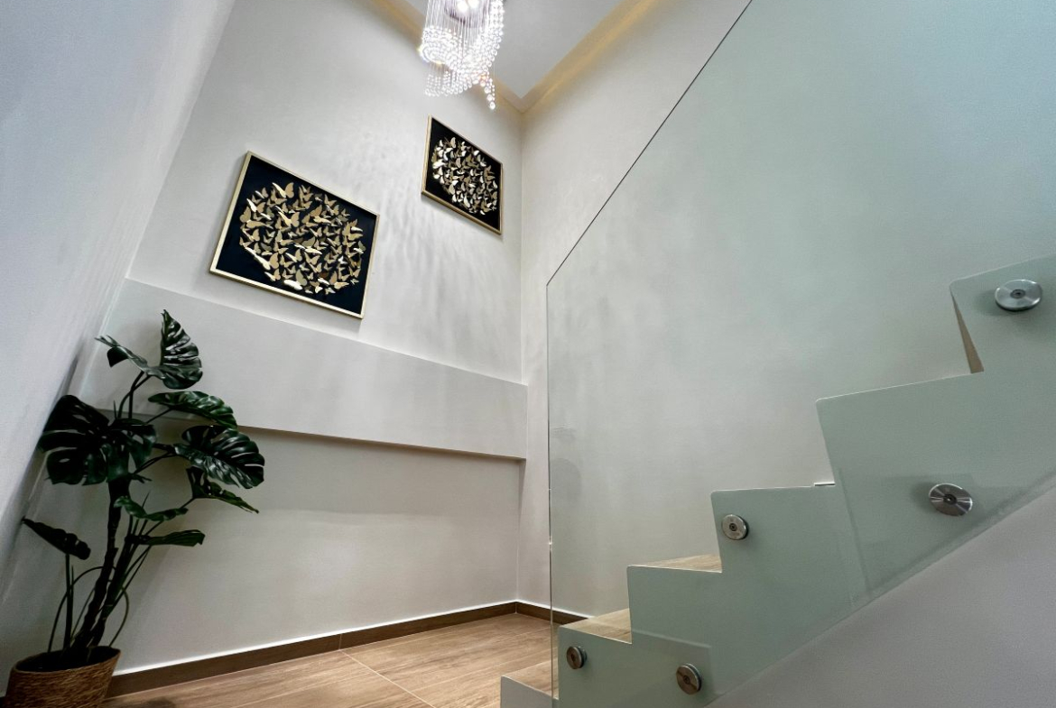 HS1504 – 5Bedroom Pool Villa House for Sale in Impress Villa in Soi Saim Country Club