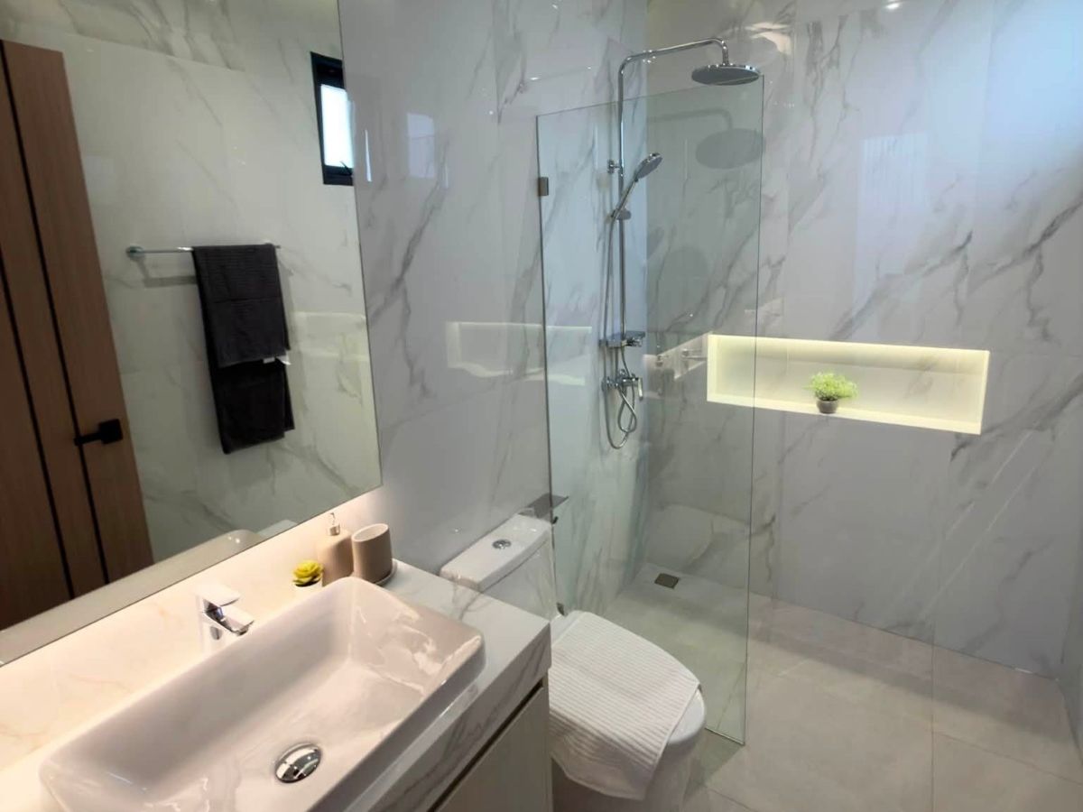 HS1505 – 5Bedroom Luxury Pool Villa House for Sale in Ultra Luxury House in Mabprachan