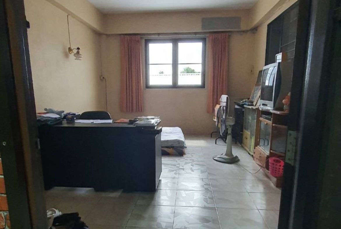 BS0021 -Commercial Building for Sale in Thepprasit Rd.
