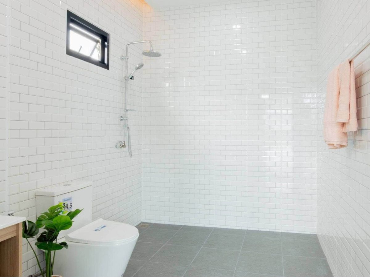 20 HS1488 – 3Bedroom Pool Villa for Sale in Areya Villa in Pattaya in Mabprachan Lake