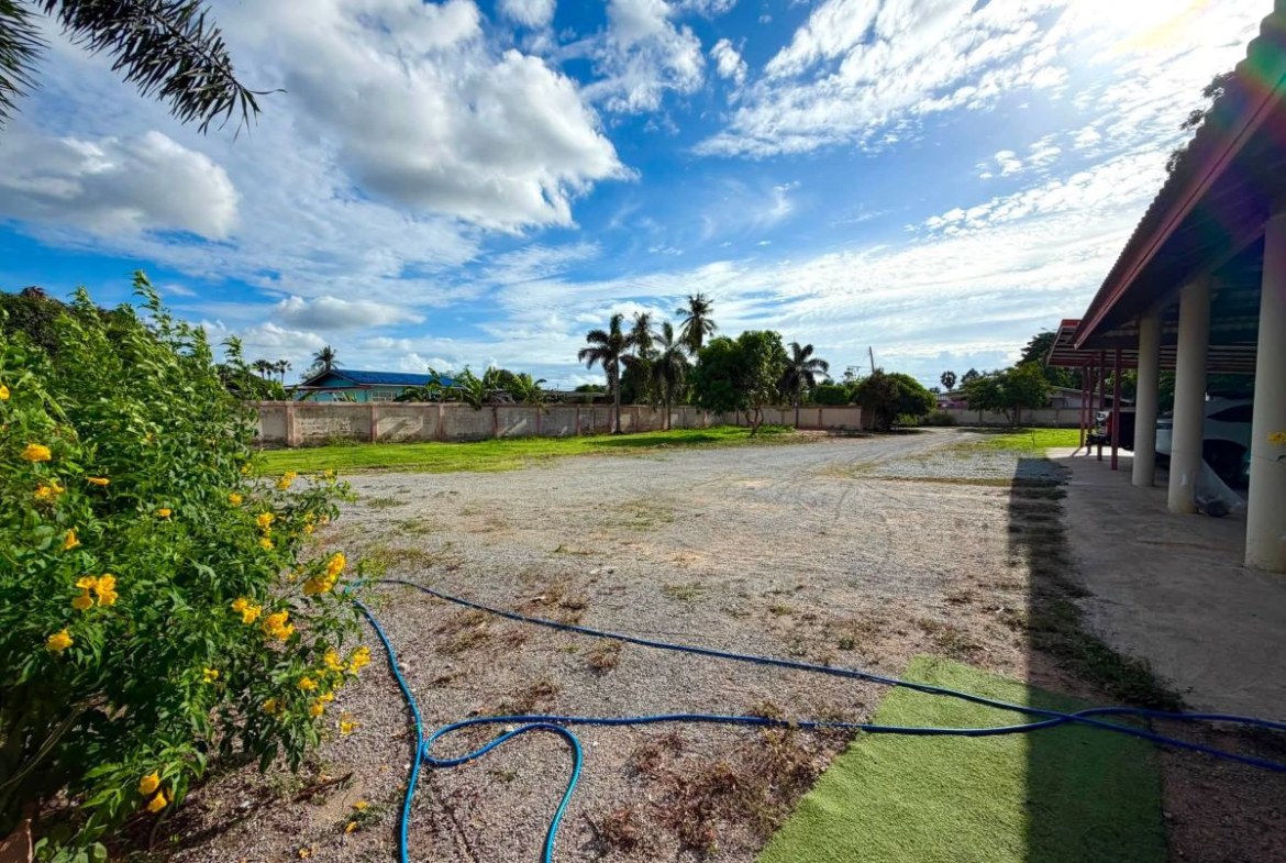 HS1506 – 4Bedroom Pool Villa House for Sale in Huay Yai