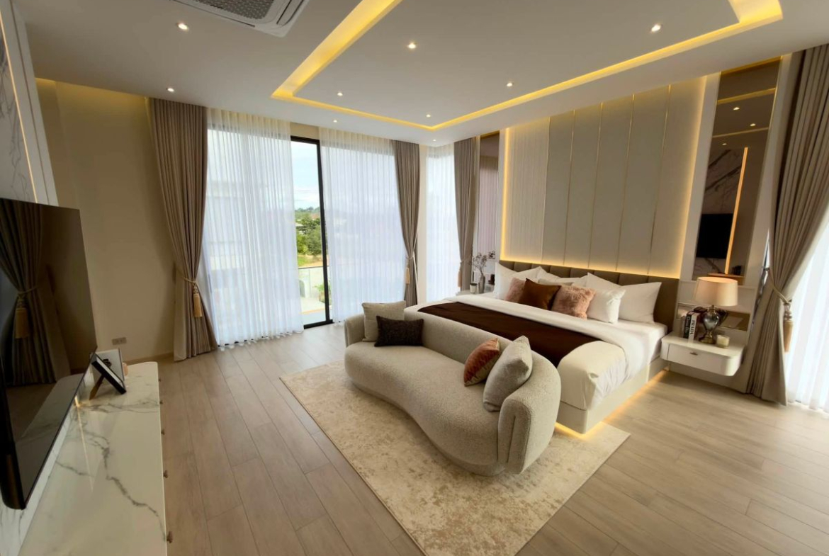 HS1505 – 5Bedroom Luxury Pool Villa House for Sale in Ultra Luxury House in Mabprachan