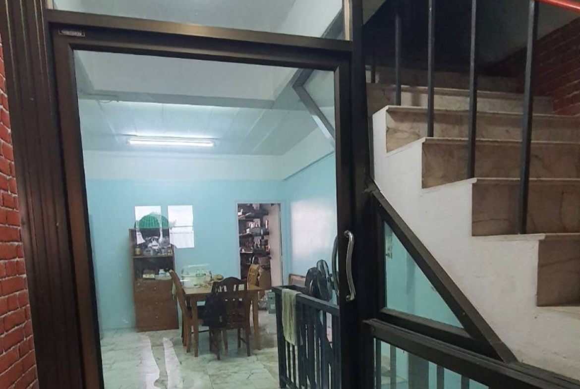 BS0021 -Commercial Building for Sale in Thepprasit Rd.