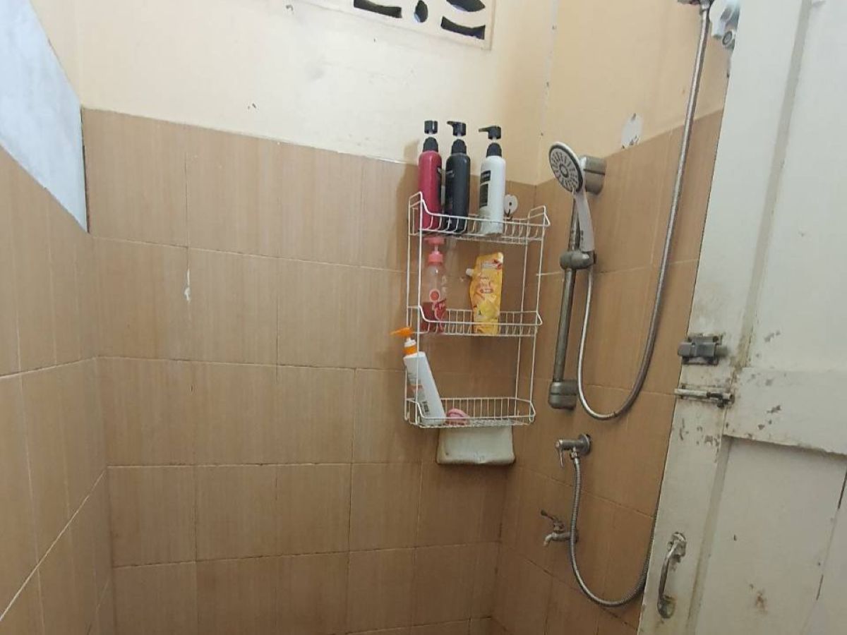 BS0021 -Commercial Building for Sale in Thepprasit Rd.
