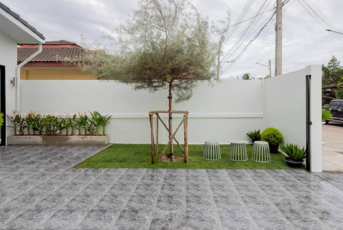 HS1488 – 3Bedroom Pool Villa for Sale in  Areya Villa in Pattaya in Mabprachan Lake