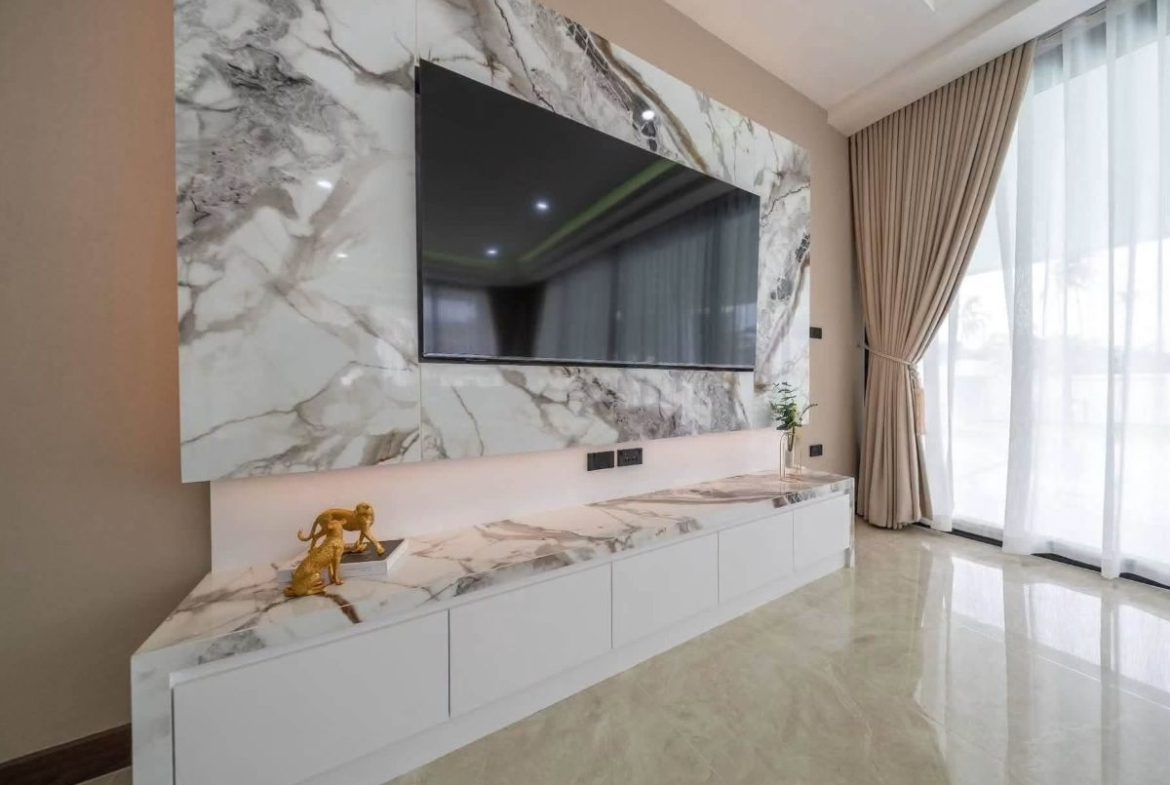 HS1502 – 5Bedroom Luxury Pool Villa House for Sale in Huay Yai