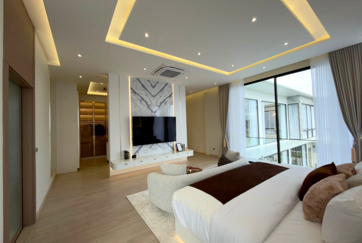 HS1505 – 5Bedroom Luxury Pool Villa House for Sale in Ultra Luxury House in Mabprachan