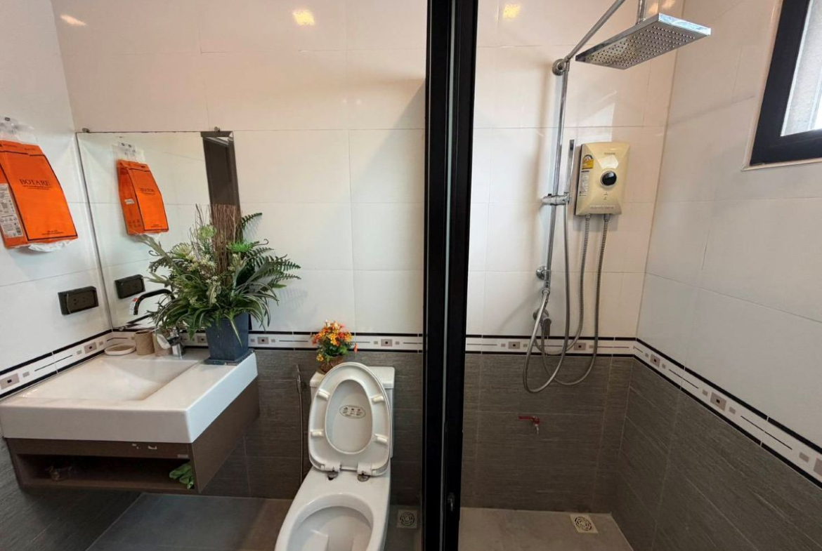HS1503 – 3Bedroom Pool Villa House for Sale in The Lake Village in Huay Yai