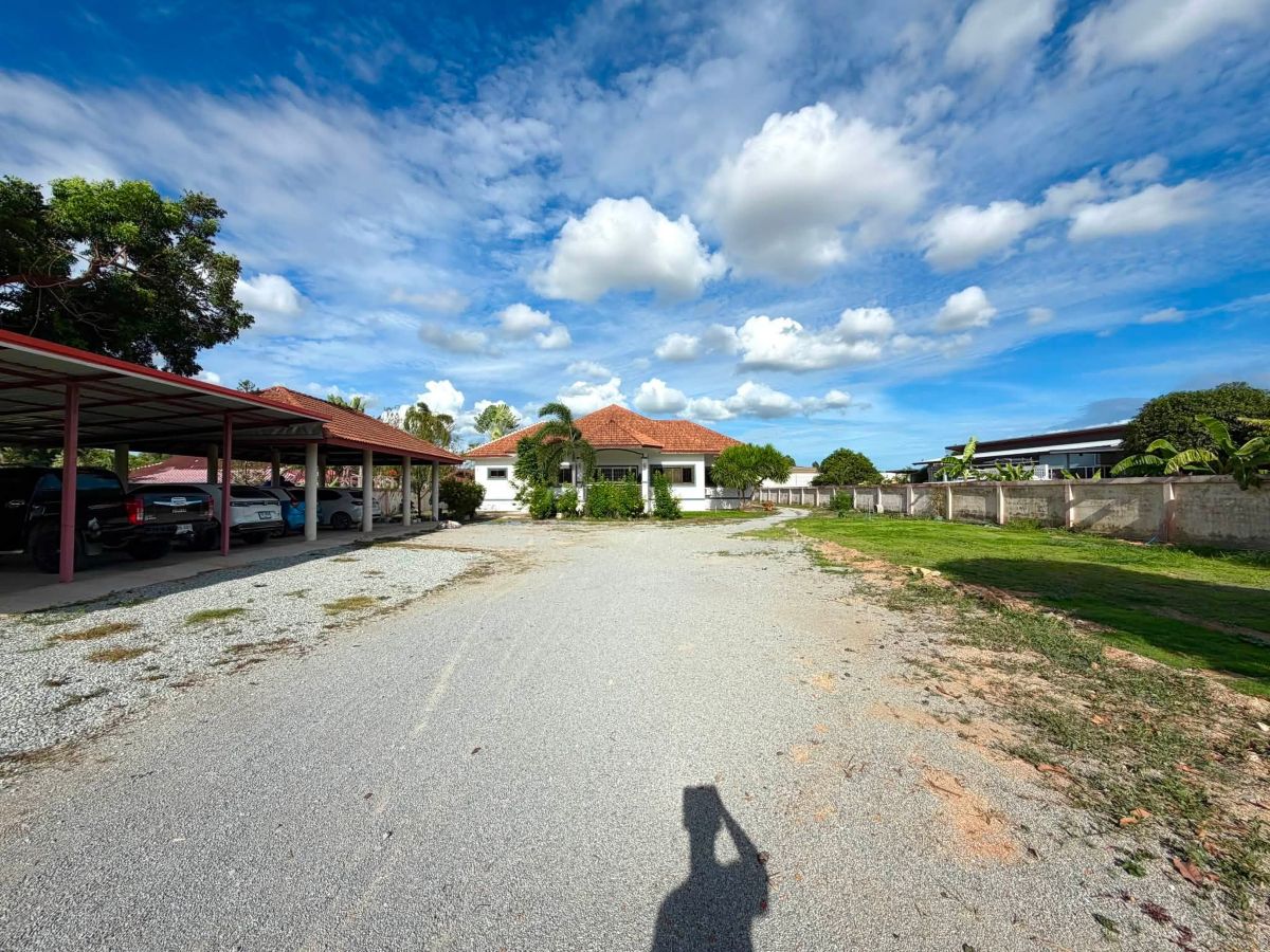 HS1506 – 4Bedroom Pool Villa House for Sale in Huay Yai