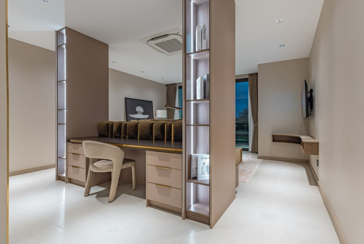 HS1489 – 7Bedroom 3-Storey Luxury Pool Villa House for Sale in Villa Nagawari in Na jomtien