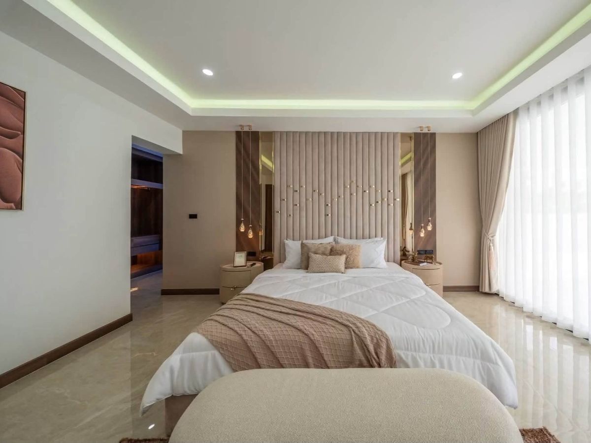 HS1502 – 5Bedroom Luxury Pool Villa House for Sale in Huay Yai