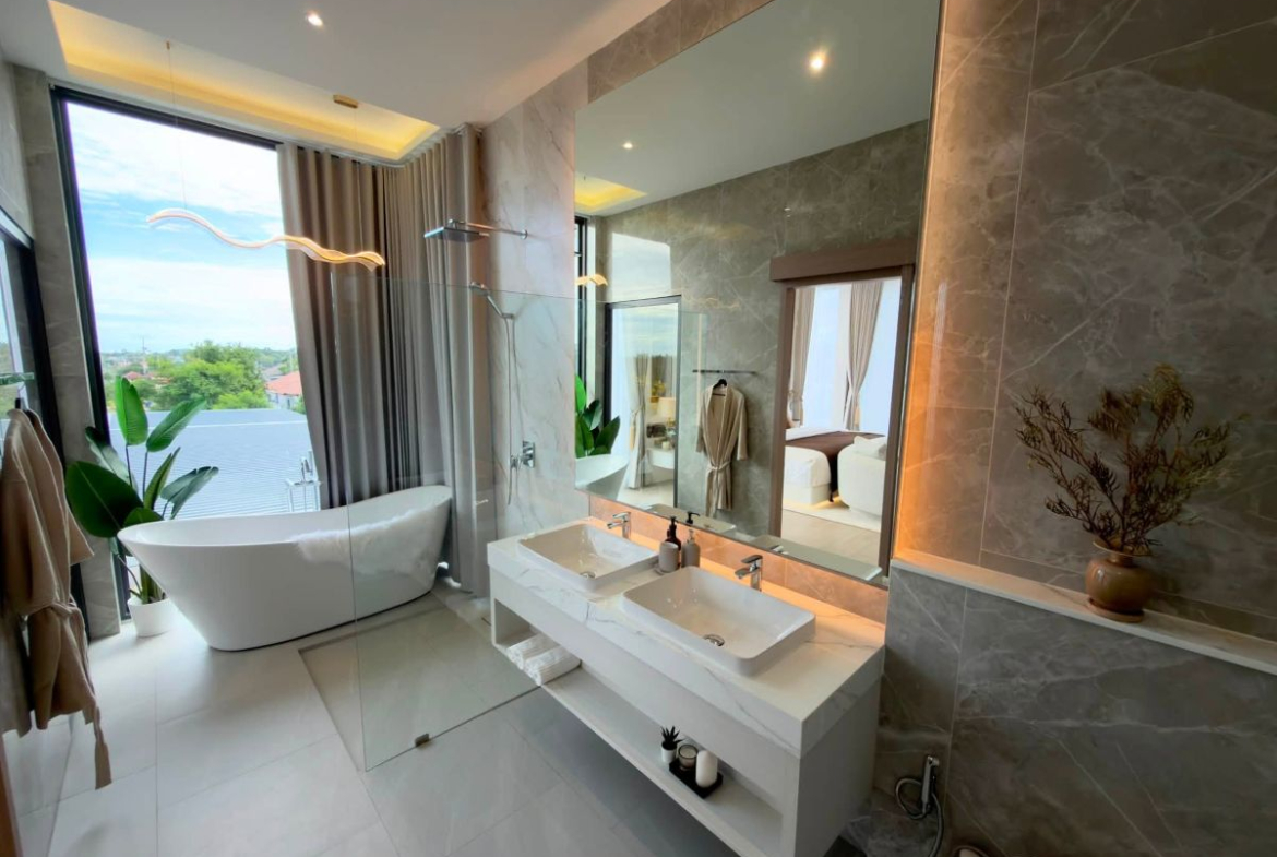 HS1505 – 5Bedroom Luxury Pool Villa House for Sale in Ultra Luxury House in Mabprachan