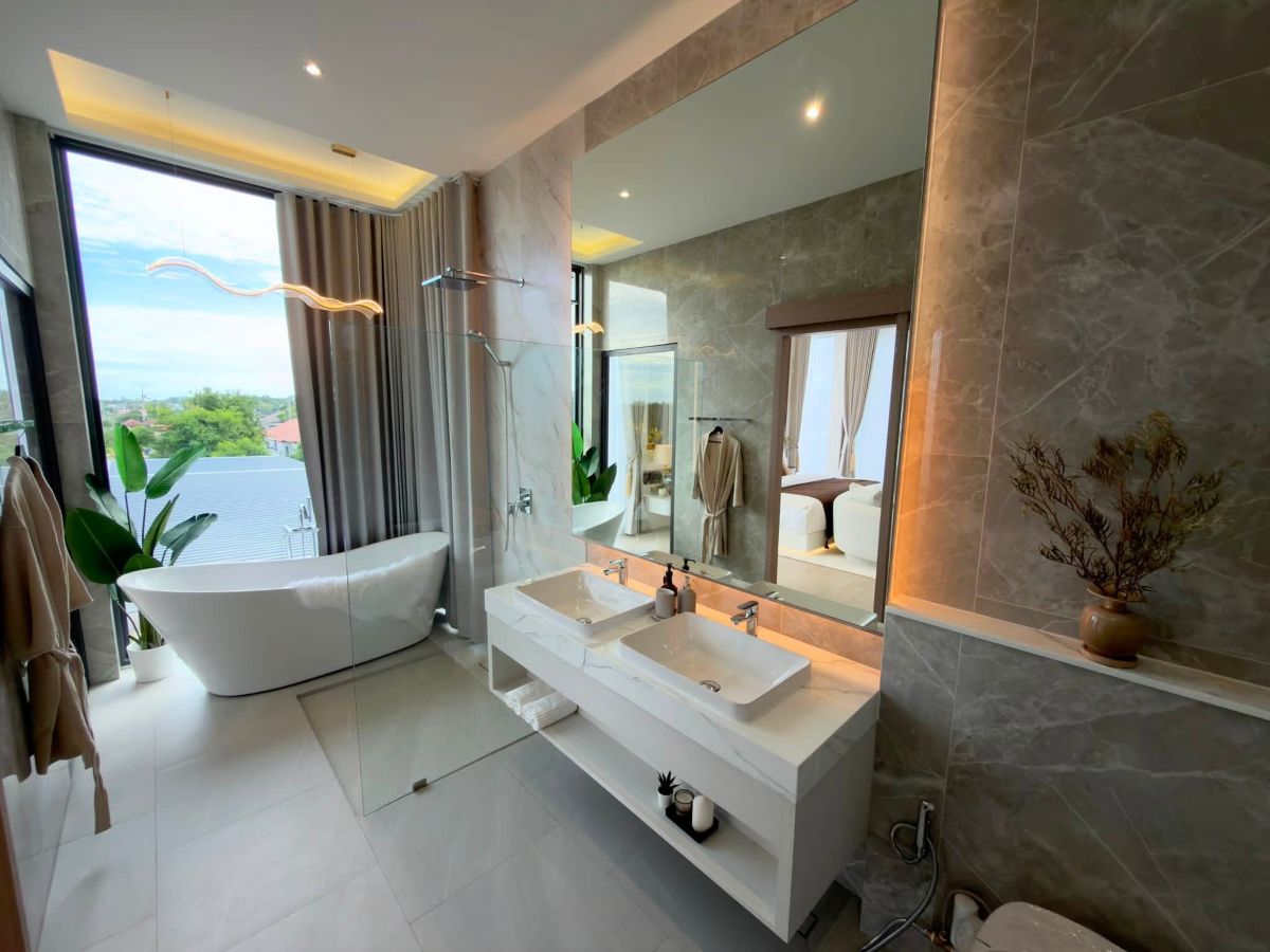 HS1505 – 5Bedroom Luxury Pool Villa House for Sale in Ultra Luxury House in Mabprachan