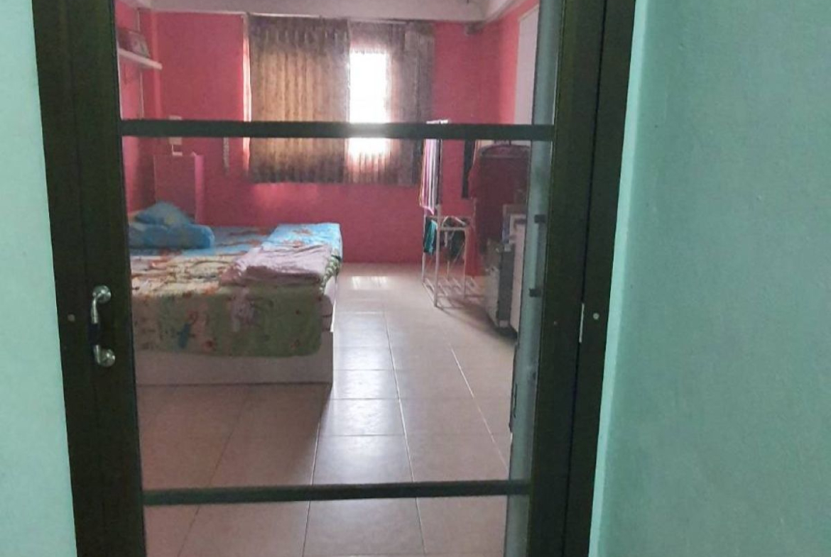 BS0021 -Commercial Building for Sale in Thepprasit Rd.