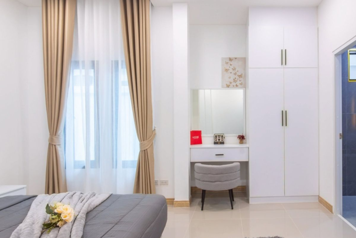 HS1494 – 3Bedroom Pool Villa House for Sale in Village Ek Mongkol 4/1 in Khao Talo