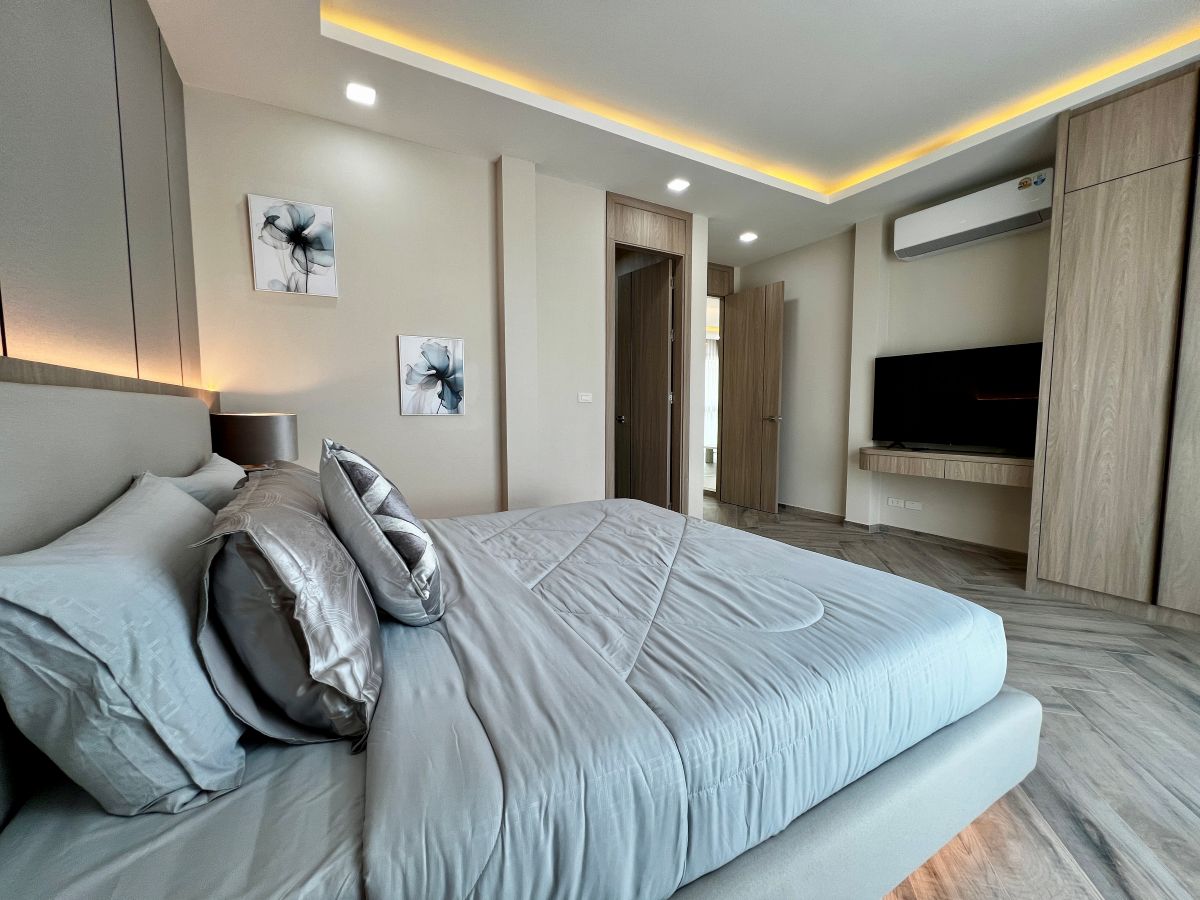 HS1504 – 5Bedroom Pool Villa House for Sale in Impress Villa in Soi Saim Country Club