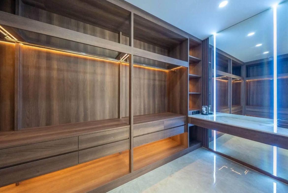 HS1502 – 5Bedroom Luxury Pool Villa House for Sale in Huay Yai