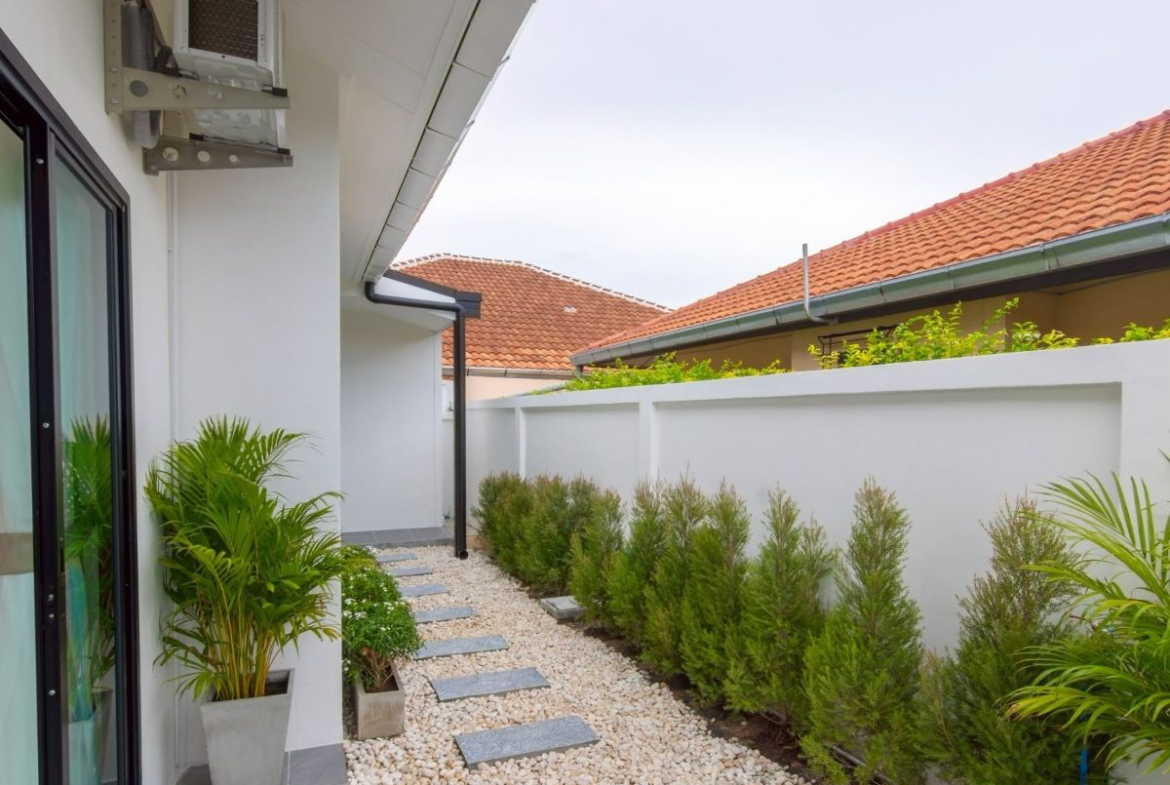HS1494 – 3Bedroom Pool Villa House for Sale in Village Ek Mongkol 4/1 in Khao Talo